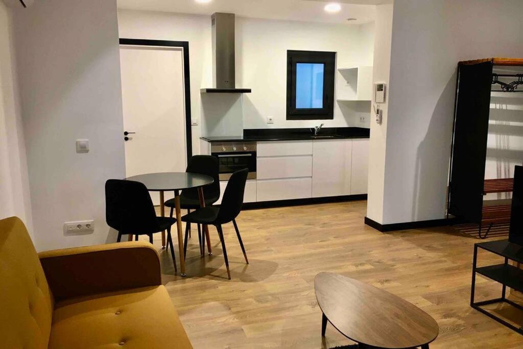 Loft De Diseno Con Balcon Apartamento Figueres  Exterior foto